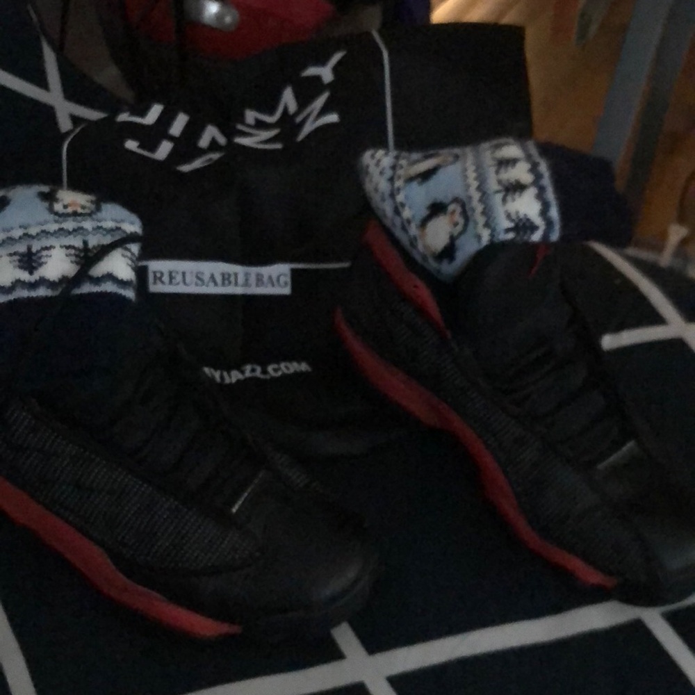 Female black and red Jordan. used In good condition thank you for visiting